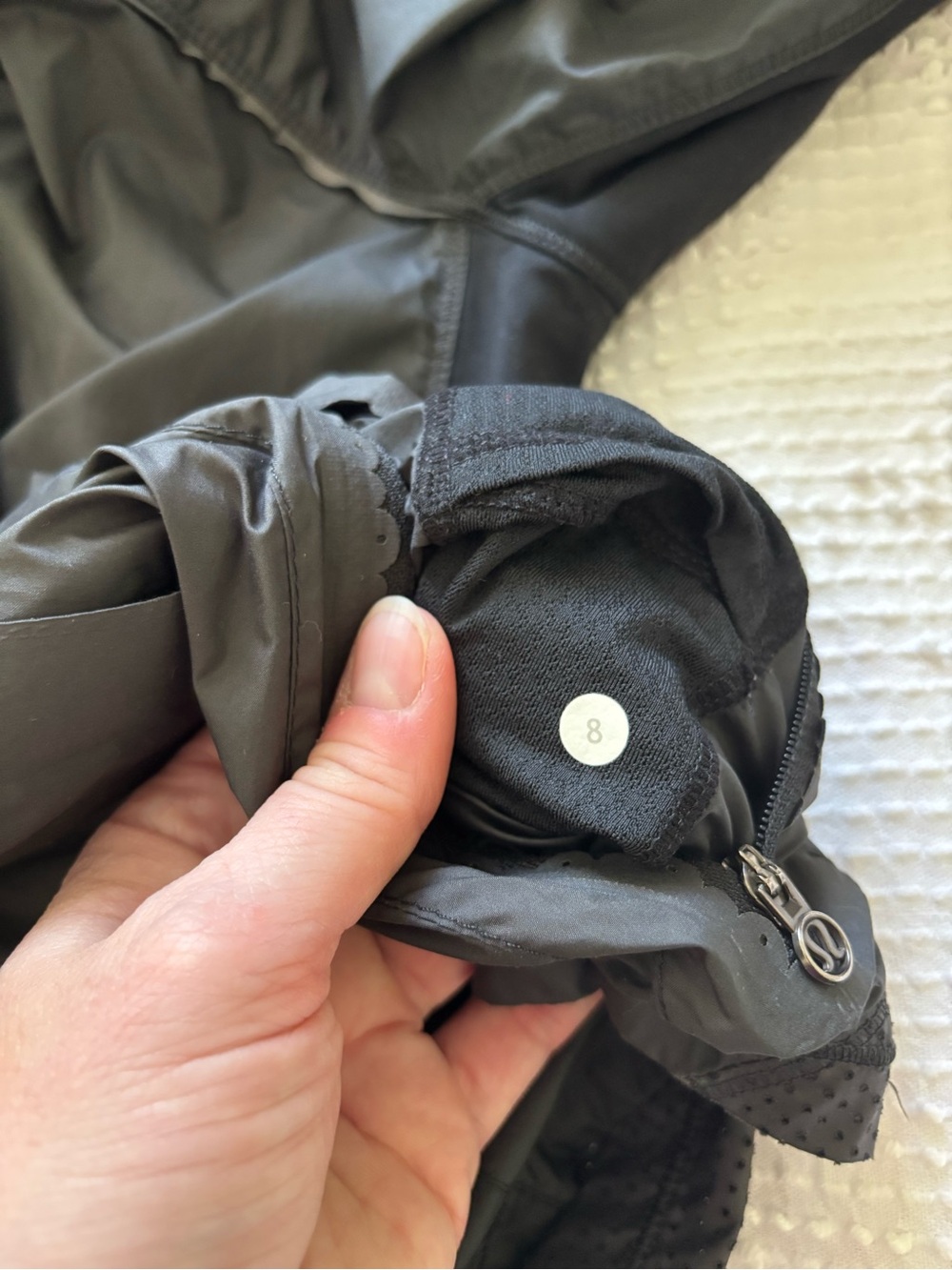 Lululemon Run Essential Jacket Size 8 Black Vintage Running Windbreaker - Picture 7 of 7